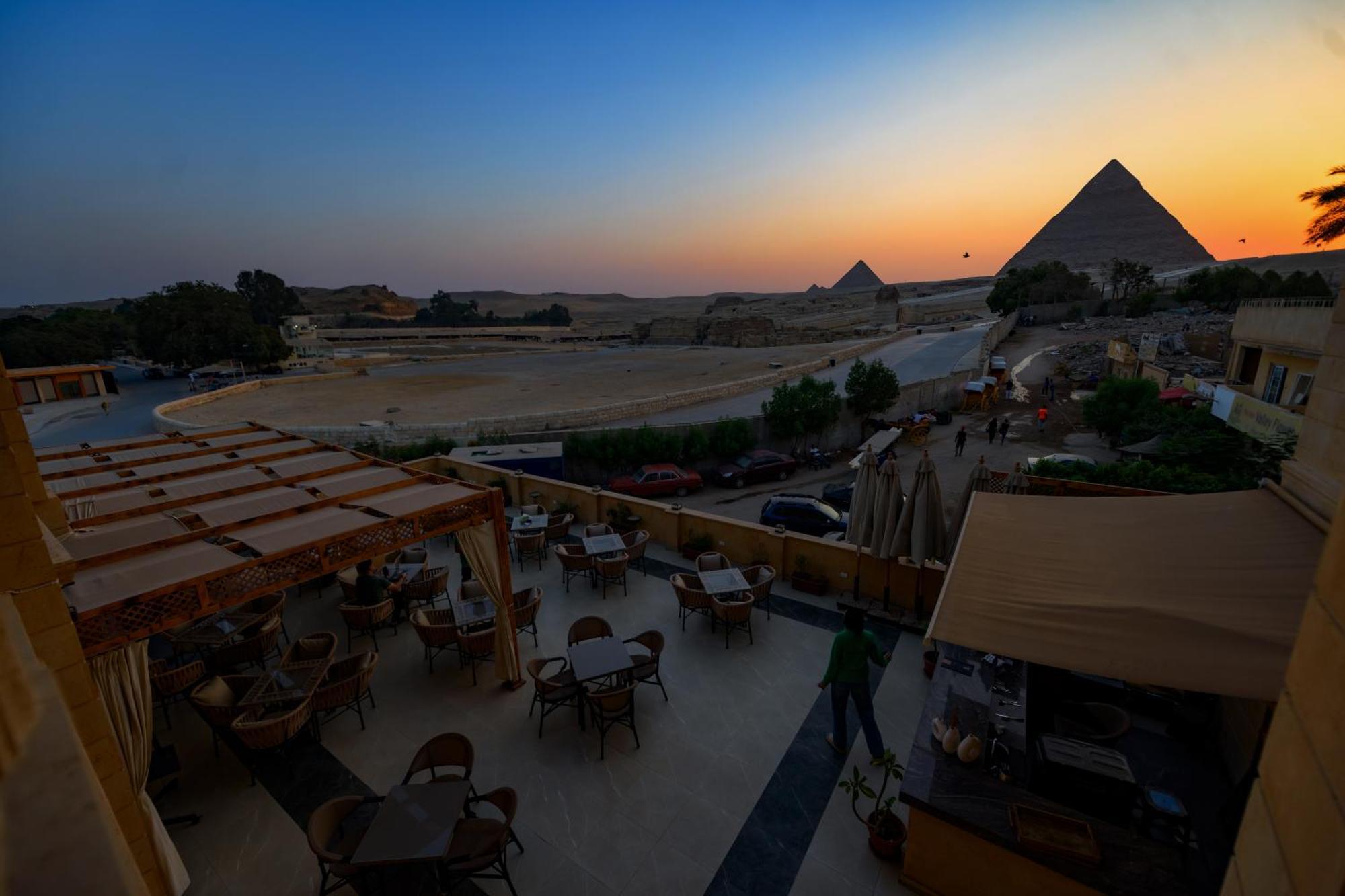 The Gate Hotel Front Pyramids & Sphinx View Kafret el-Gabal Exterior foto